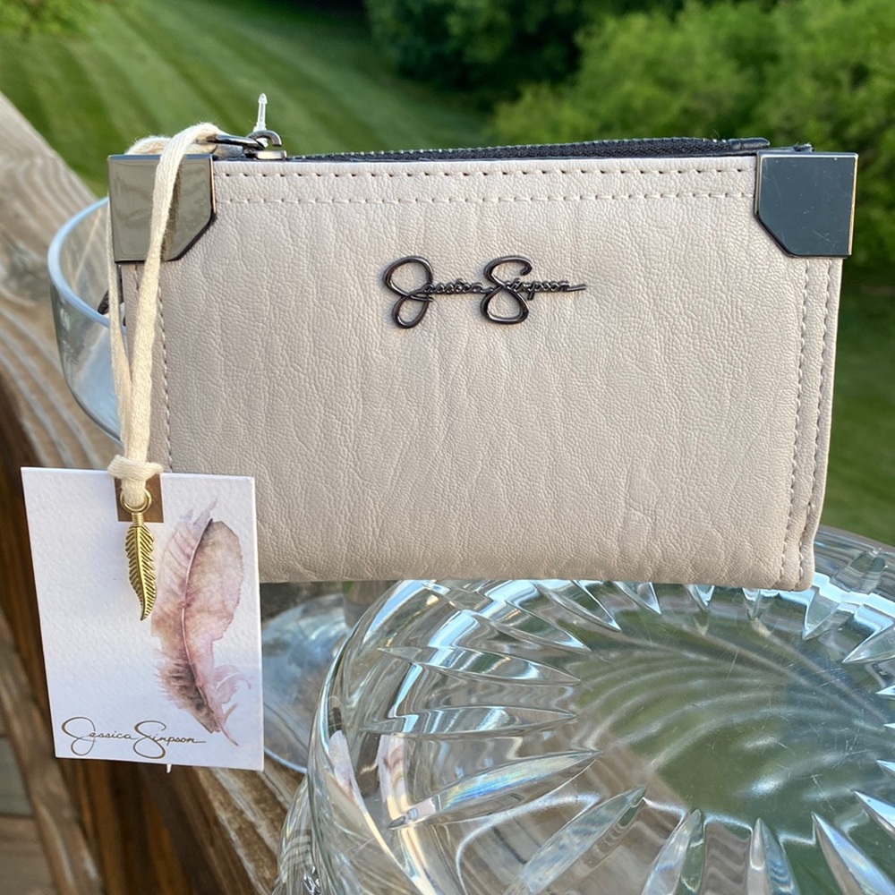 NWT JESSICA SIMPSON Frankie Center Divider Wallet